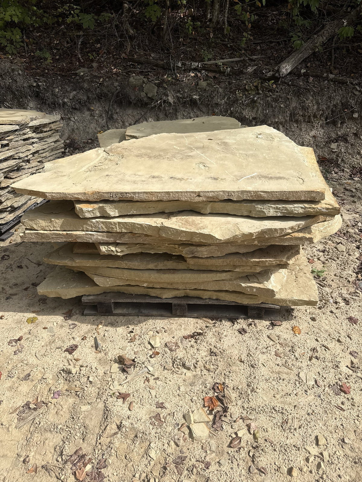 Retailer TN Buckskin 2–2.5" Slabs ~4555 lb