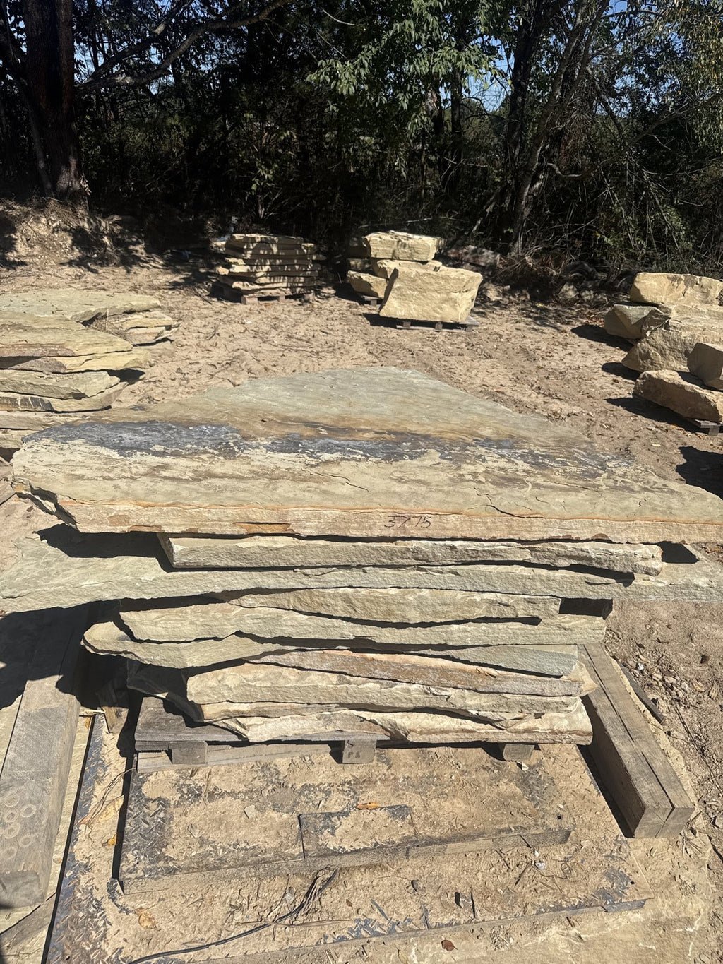 Retailer TN Buckskin Blend 2.5–3" Slabs ~3775 lb