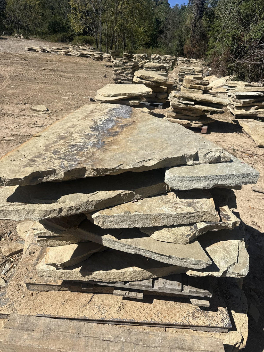 Retailer TN Buckskin Blend 2.5–3" Slabs ~3775 lb